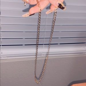 CURB LINK CHAIN NECKLACE